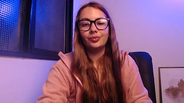 lalawhitte online show from April 18, 10:19 am