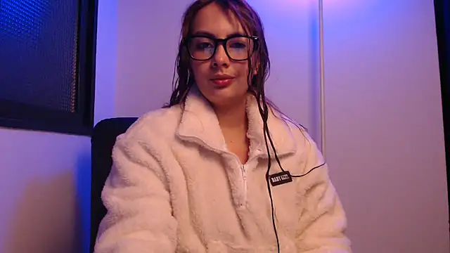 Snapshot of lalawhitte chatting on April 28, 9:58 am lalawhitte online show from April 28, 9:58 am