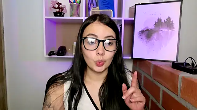 Snapshot of lalawhitte chatting on May 12, 12:02 pm lalawhitte online show from May 12, 12:02 pm