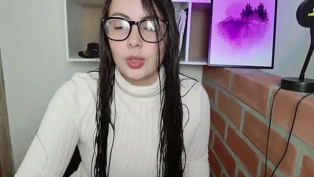 Snapshot of lalawhitte chatting on May 21, 9:49 am lalawhitte online show from May 21, 9:49 am