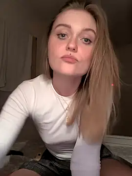 Snapshot of Goldloeckchen159 chatting on January 18, 3:49 pm Goldloeckchen159 online show from January 18, 3:49 pm