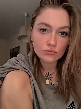 Snapshot of Goldloeckchen159 chatting on February 1, 1:20 pm Goldloeckchen159 online show from February 1, 1:20 pm