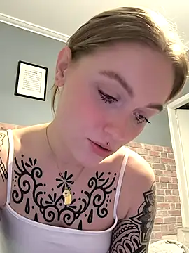 Snapshot of Goldloeckchen159 chatting on February 15, 5:20 pm Goldloeckchen159 online show from February 15, 5:20 pm