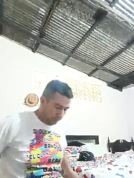 Snapshot of walwan85 chatting on March 28, 3:22 pm walwan85 online show from March 28, 3:22 pm