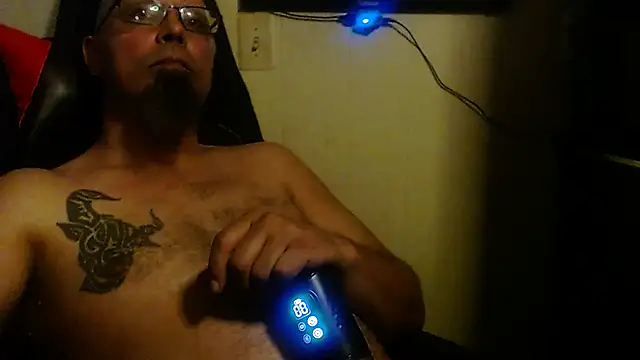 KrazyLegz online show from February 2, 8:51 pm