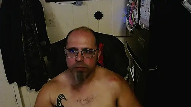 KrazyLegz online show from November 14, 11:46 pm