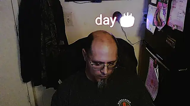 KrazyLegz online show from November 17, 8:58 pm