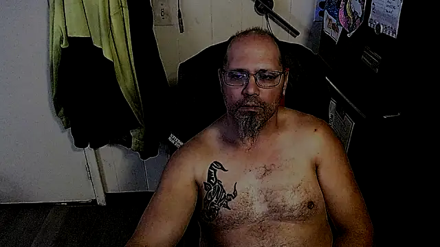 KrazyLegz online show from November 23, 8:08 pm