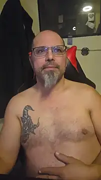 Snapshot of KrazyLegz chatting on January 19, 1:20 am KrazyLegz online show from January 19, 1:20 am