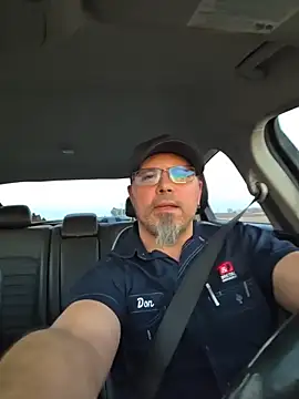 Snapshot of KrazyLegz chatting on February 10, 11:20 pm KrazyLegz online show from February 10, 11:20 pm