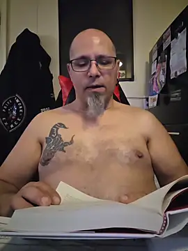 Snapshot of KrazyLegz chatting on February 15, 6:04 pm KrazyLegz online show from February 15, 6:04 pm