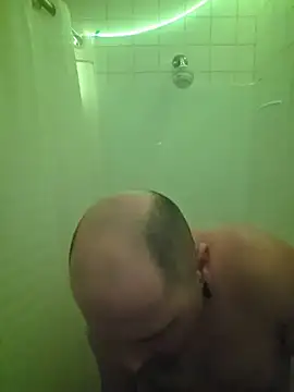 Snapshot of KrazyLegz chatting on February 18, 3:02 am KrazyLegz online show from February 18, 3:02 am