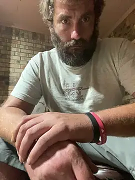 Snapshot of bigJohnson223 chatting on October 2, 4:52 am bigJohnson223 online show from October 2, 4:52 am