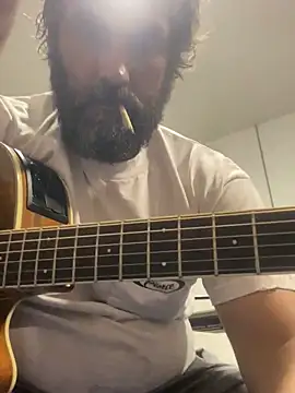 Snapshot of bigJohnson223 chatting on November 20, 5:29 am bigJohnson223 online show from November 20, 5:29 am