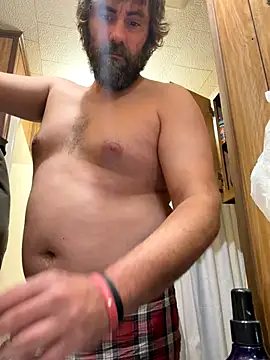 Snapshot of bigJohnson223 chatting on December 4, 8:01 am bigJohnson223 online show from December 4, 8:01 am