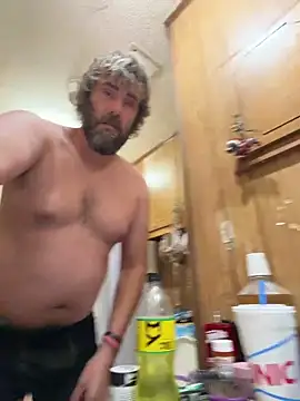 Snapshot of bigJohnson223 chatting on December 22, 4:42 am bigJohnson223 online show from December 22, 4:42 am