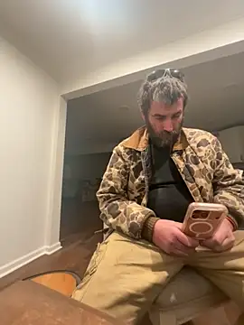 Snapshot of bigJohnson223 chatting on March 17, 12:48 am bigJohnson223 online show from March 17, 12:48 am