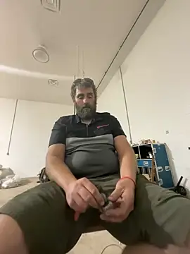 Snapshot of bigJohnson223 chatting on March 21, 5:56 am bigJohnson223 online show from March 21, 5:56 am