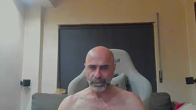 Snapshot of Bicopflirt chatting on July 14, 11:21 pm Bicopflirt online show from July 14, 11:21 pm