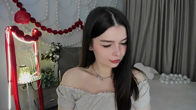 ContinentOfTranquility online show from April 7, 1:06 am