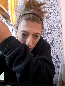 Snapshot of gala2 chatting on May 18, 4:57 pm gala2 online show from May 18, 4:57 pm