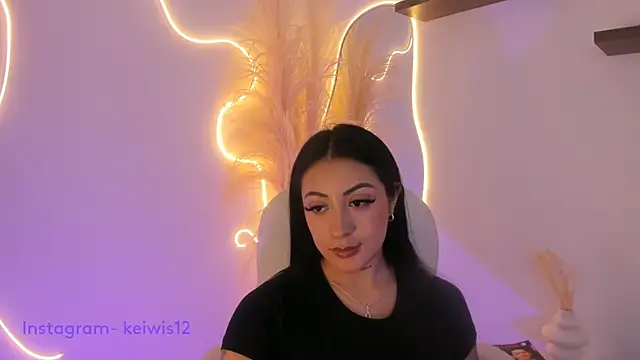 Snapshot of keilelewis chatting on February 25, 1:28 pm keilelewis online show from February 25, 1:28 pm
