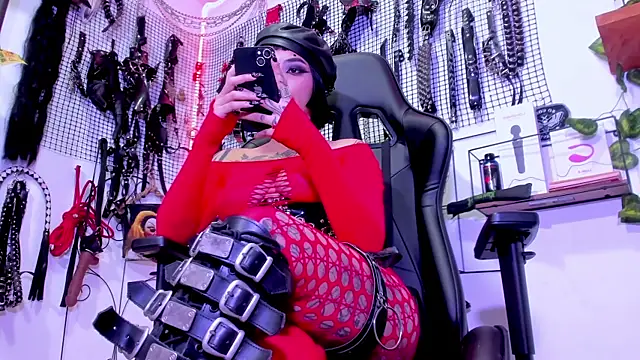 Agatha BDSM online show from February 28, 8:18 pm