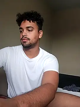 Snapshot of Xcumshot33 chatting on March 17, 12:04 pm Xcumshot33 online show from March 17, 12:04 pm