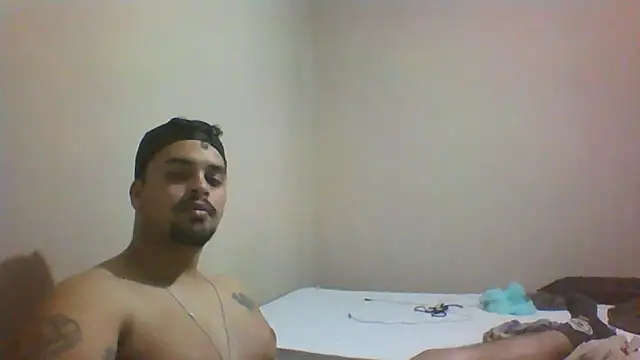 Snapshot of Xcumshot33 chatting on October 6, 1:14 am Xcumshot33 online show from October 6, 1:14 am