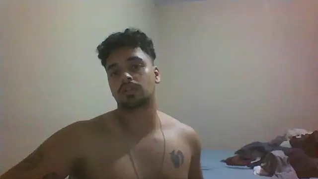 Snapshot of Xcumshot33 chatting on October 14, 1:39 am Xcumshot33 online show from October 14, 1:39 am