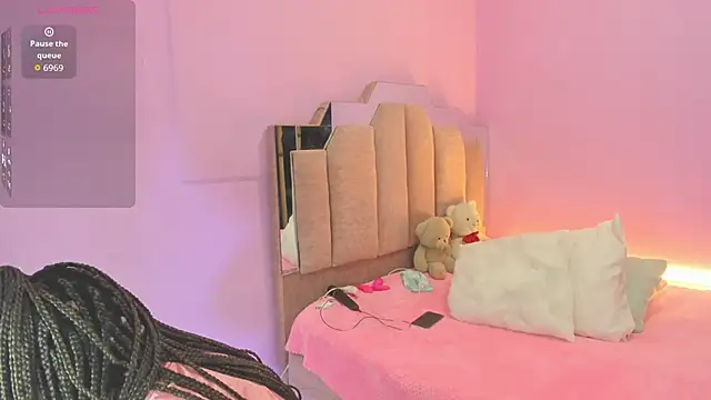 LoveQueen2 online show from September 14, 11:53 am