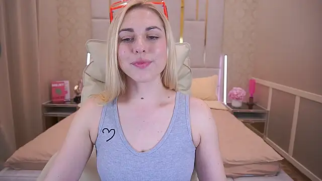 ArishkaLulu online show from March 14, 12:40 pm