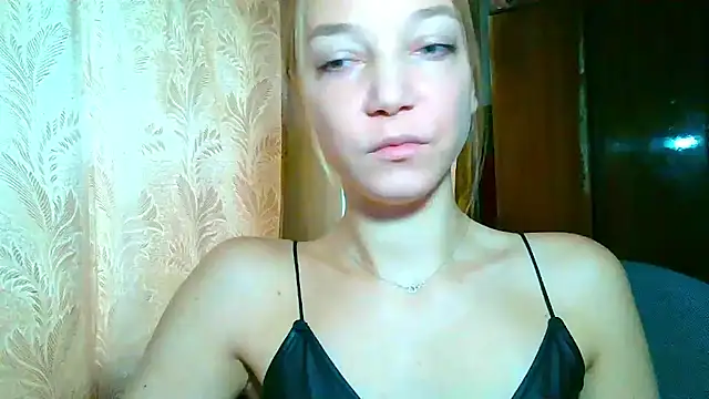 EmillyPlay online show from November 26, 6:47 am