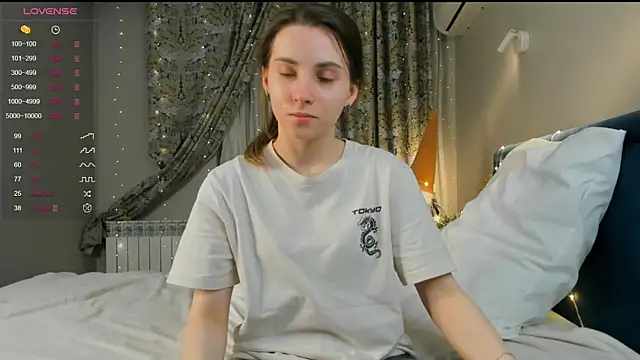 DonnaBurkee online show from March 22, 4:04 pm