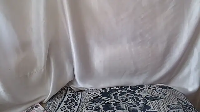 Burberrry  online show from September 13, 7:08 am