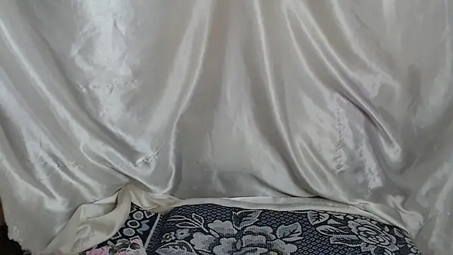 Burberrry  online show from November 19, 9:04 pm