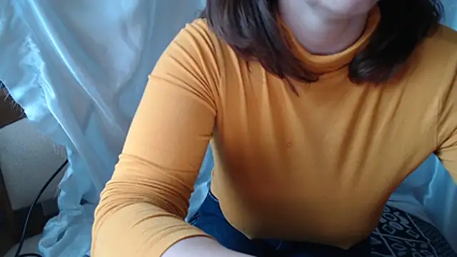 Burberrry  online show from April 1, 1:41 pm