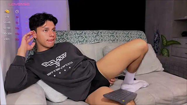 Snapshot of Alexxblue chatting on February 11, 2:03 am Alexxblue online show from February 11, 2:03 am