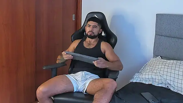 ethaanjones online show from October 12, 7:46 pm