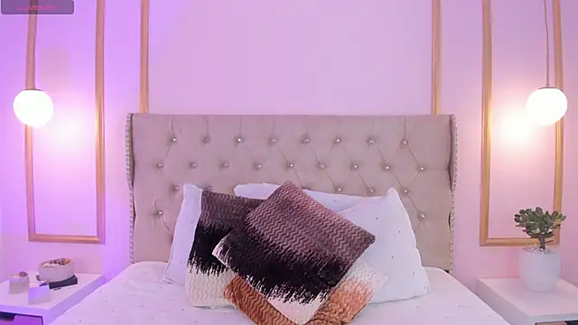 ivy collins online show from April 21, 5:06 pm