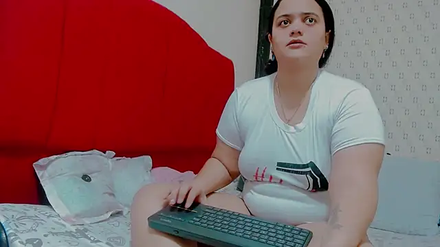 Snapshot of brunnette_hot chatting on January 31, 11:03 am brunnette hot online show from January 31, 11:03 am