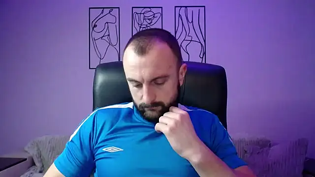 brindlefly6969 online show from February 1, 2:13 pm