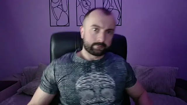 brindlefly6969 online show from March 27, 11:54 am