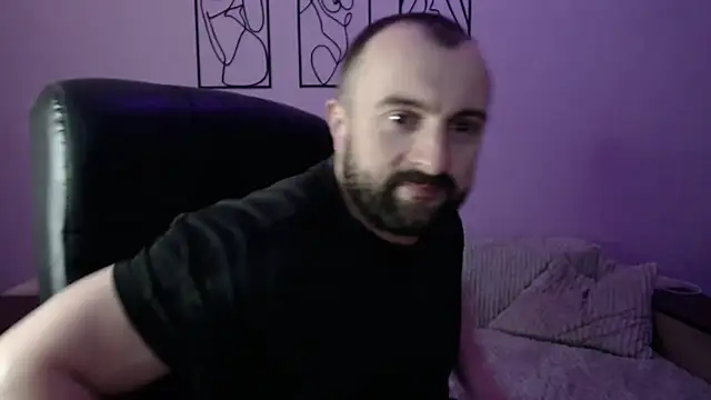 brindlefly6969 online show from April 1, 10:27 am