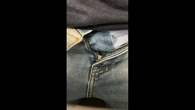 Snapshot of havefun32 chatting on March 2, 12:45 pm havefun32 online show from March 2, 12:45 pm