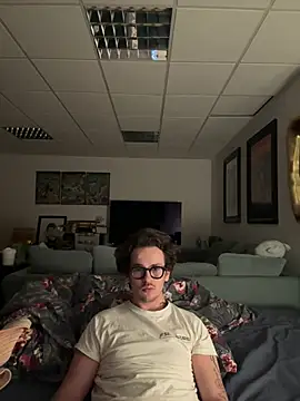 Snapshot of hardmecl chatting on December 11, 9:12 pm hardmecl online show from December 11, 9:12 pm