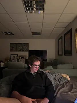 Snapshot of hardmecl chatting on January 12, 8:14 pm hardmecl online show from January 12, 8:14 pm