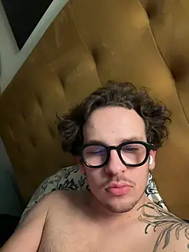 Snapshot of hardmecl chatting on February 23, 8:22 pm hardmecl online show from February 23, 8:22 pm