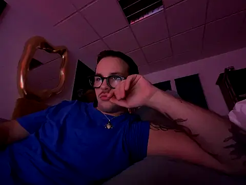 Snapshot of hardmecl chatting on September 12, 8:09 pm hardmecl online show from September 12, 8:09 pm