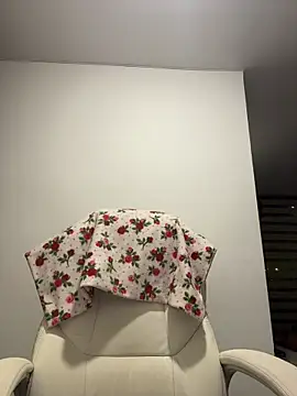 Snapshot of pamell_col chatting on November 13, 2:10 am pamell col online show from November 13, 2:10 am